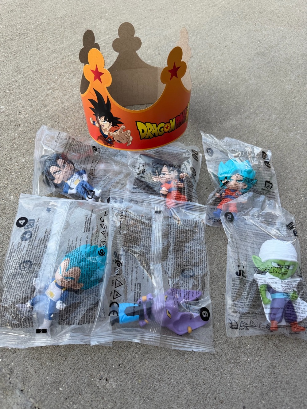 Burger King Dragon Ball Z Figured - Set of 6 Plus Crown
